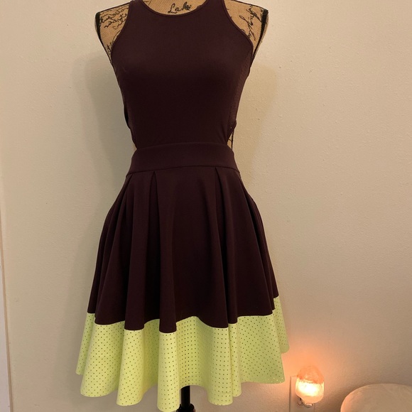 *RARE* Lululemon AWAY DRESS Black Cherry 🍒 4 - Picture 3 of 6